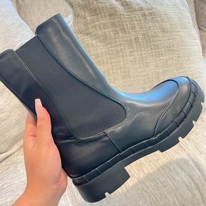 Very cute ego official boots.
